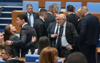 Парламентът решава за водата