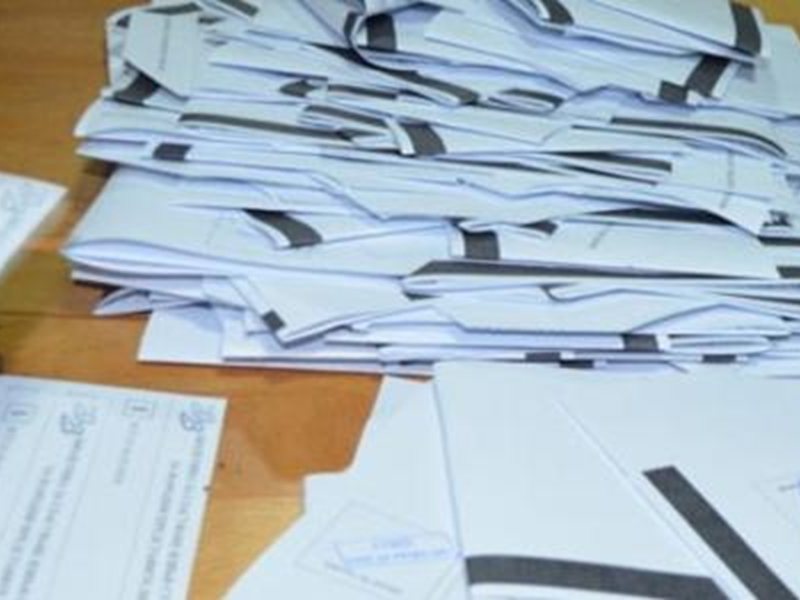 В Добрич очакват нова партида бюлетини за общините в областта, получената била с грешки