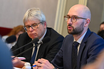 Служебният кабинет намалил капитала на банката за развитие след изборите, за да не се ползва в кампания