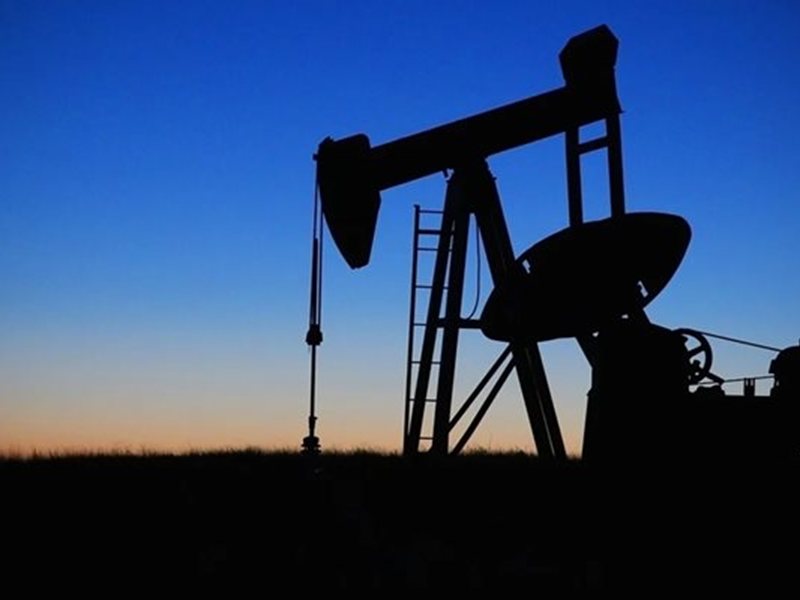 Цените на петрола скочиха с повече от 5%