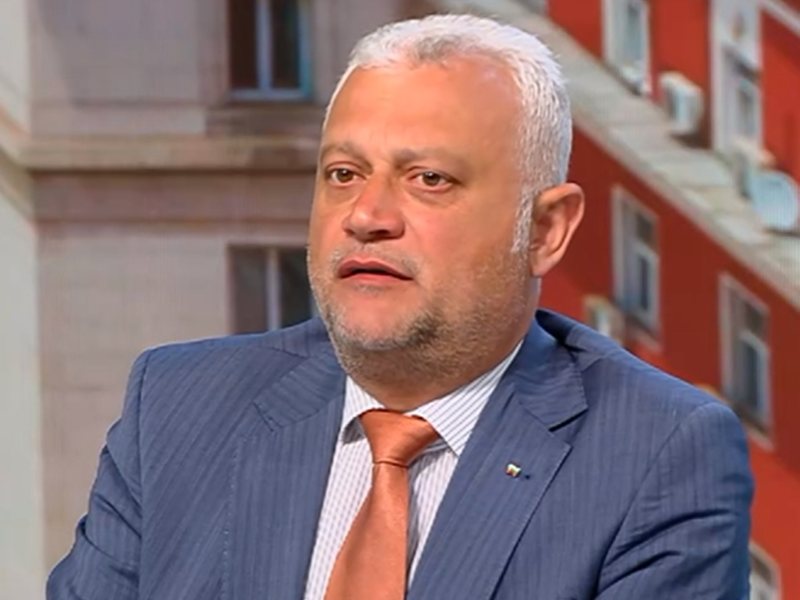 Емил Дечев: Нямаме данни Десислава Атанасова и Делян Пеевски да са пътували заедно в какъвто и да било самолет