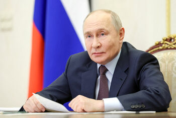 Недоверието към Путин достигна рекорд във войната дори според държавни анкетьори
