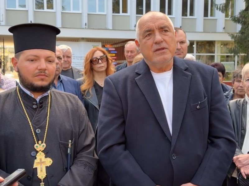 Борисов: Много пари се изливат за тези избори, фирми от чужбина помпат резултати