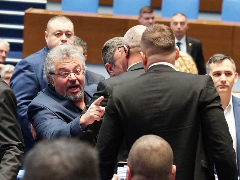 Какъв е този рев за Манол Пейков: няма да е депутат, ще е по-полезен с добрите каузи
