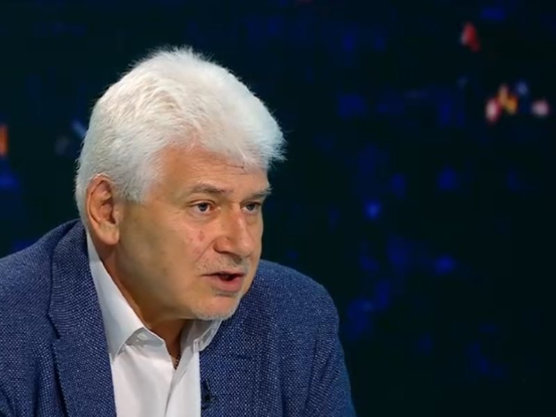 Проф. Пламен Киров: ПП-ДБ няма да искат премахване домовата книга, ако Илияна Йотова остане президент