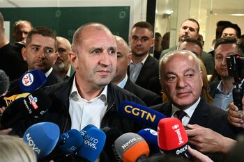 "Маркет линкс" дава още по-голяма преднина на Радев при 70% паралелно преброяване