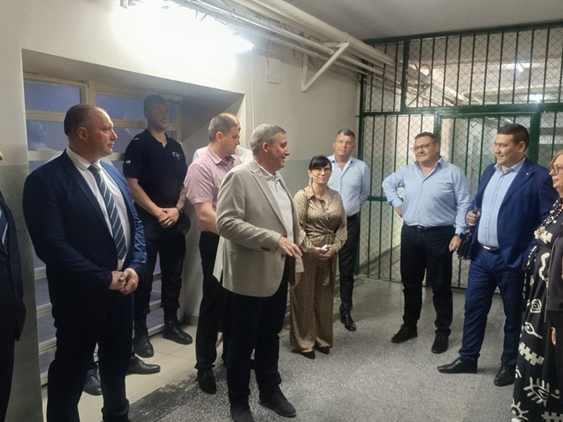 Пловдивският затвор представи новите условия