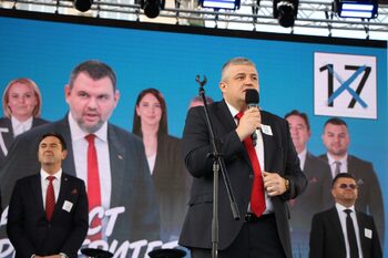 ДПС приключи кампанията с концерт на Тони Стораро в Кърджали, но без лидера си