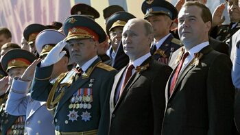 Шойгу: Готови сме да защитим руснаците в Молдова с "всички налични средства"