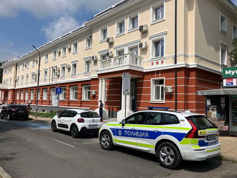 Евакуираха сграда с 10 институции в Кърджали заради сигнал за бомба
