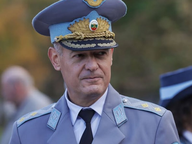 Генерал Русев: некомпетентни лица и безсмислени НПО-та нямат моралното право да диктуват във ВВС