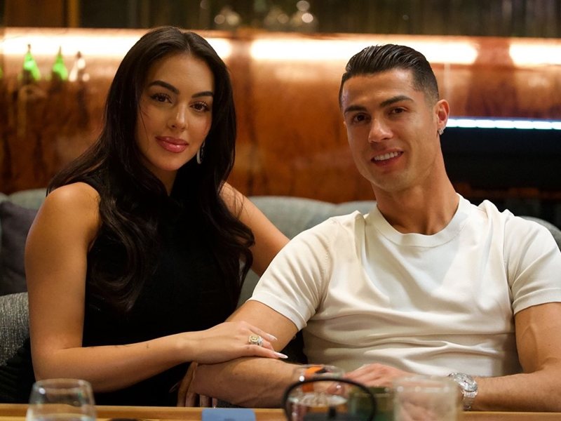 Джорджина на Роналдо дари 120 000 евро и спаси живота на болно дете