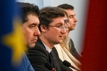 Крум Зарков остава начело на БСП