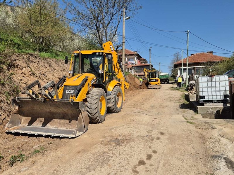 Ремонтират 310 м. от улица в тетевенско село за близо 140 хиляди евро