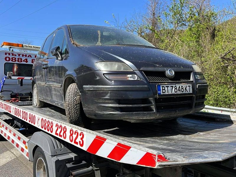 90 изоставени коли са премахнати от улици и общински площи във Велико Търново