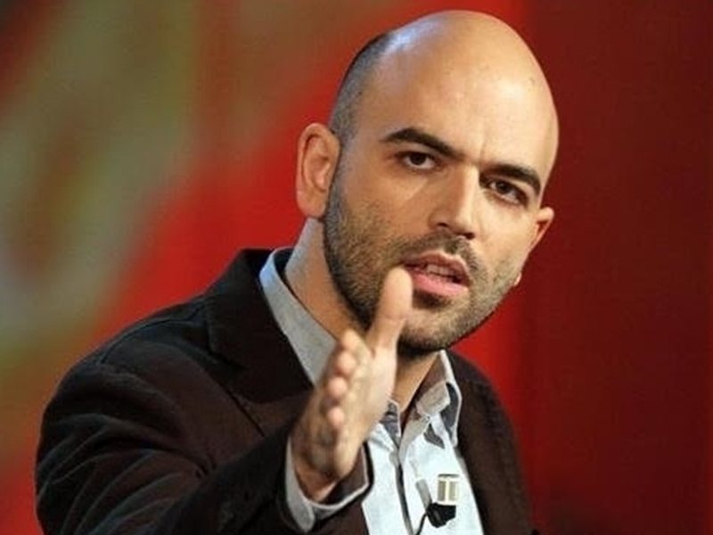 Авторът на романа "Гомор" Роберто Савиано бе оневинен по дело за оклеветяване на Матео Салвини