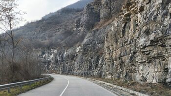 Шофьор на 18 години е обвинен за смъртта на тийнейджърка при катастрофа